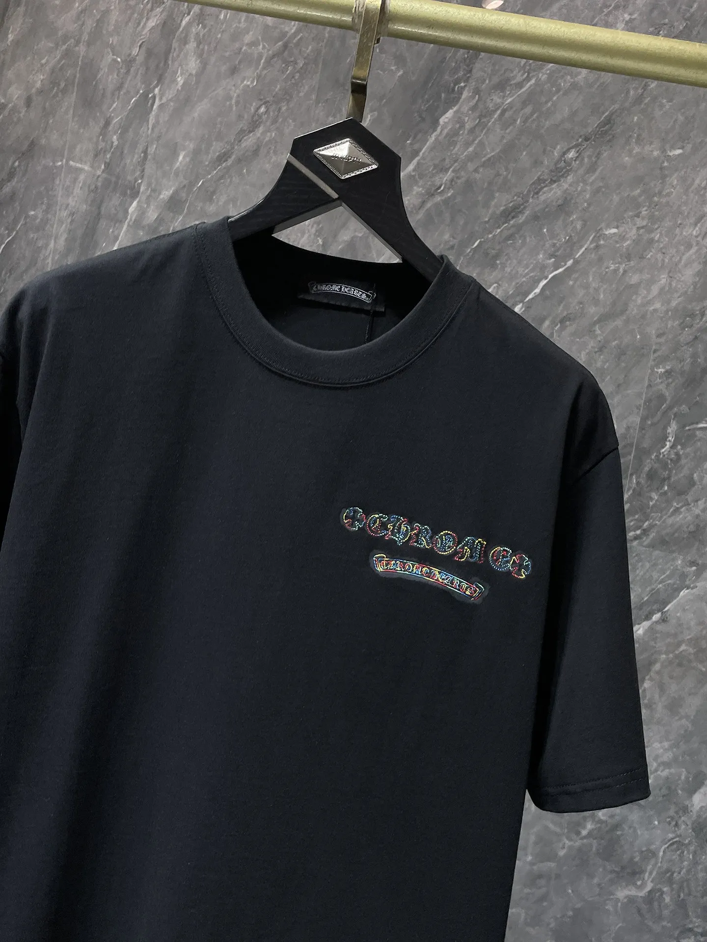 P150 new Chrome Hearts 25ss high version for summer! High-weight, environmentally friendly and high-quality top-quality fabric 275g~270g Crow overlapping color cross Sanskrit embroidered short sleeves. Counter synchronization. 1:1 replica version. Recommended colors: white, black